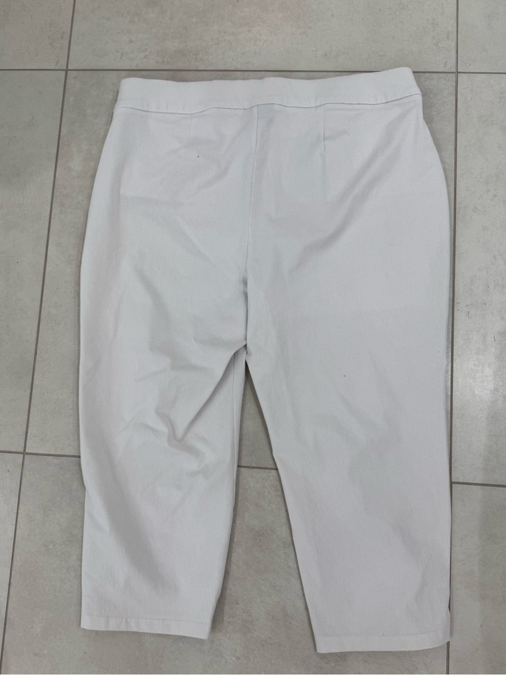 Chico's Travelers Collection White Crop Pants